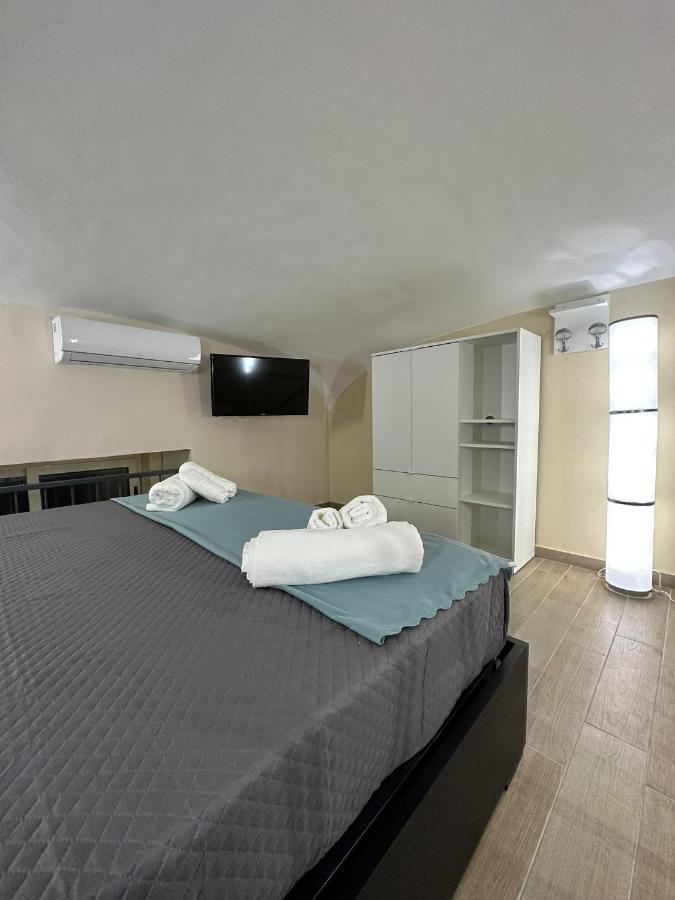 Napoli Centro - La Casa Di Cate Bed and Breakfast Esterno foto
