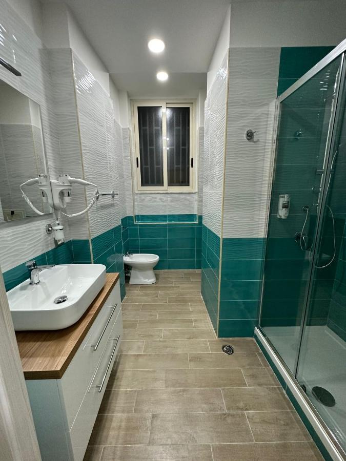 Napoli Centro - La Casa Di Cate Bed and Breakfast Esterno foto