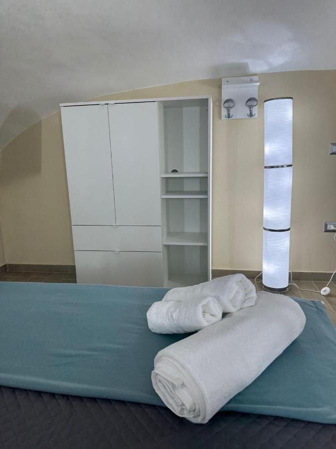 Napoli Centro - La Casa Di Cate Bed and Breakfast Esterno foto